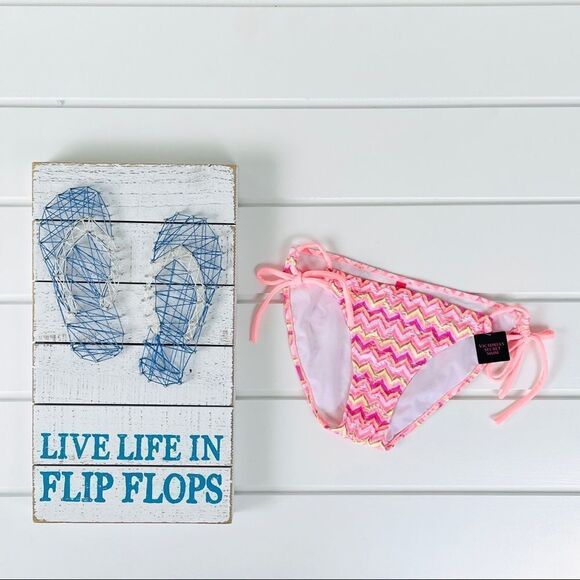 Victoria’s Secret Swim Crochet Knit Bikini Swim Bottoms New with tags Medium - Picture 1 of 6